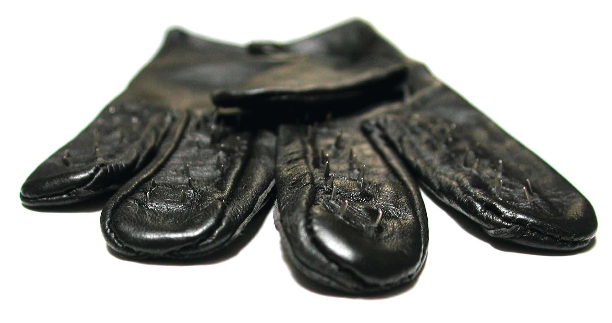 Vampire Gloves Leather Small featuring premium black leather and textured detailing for enhanced sensory play.
