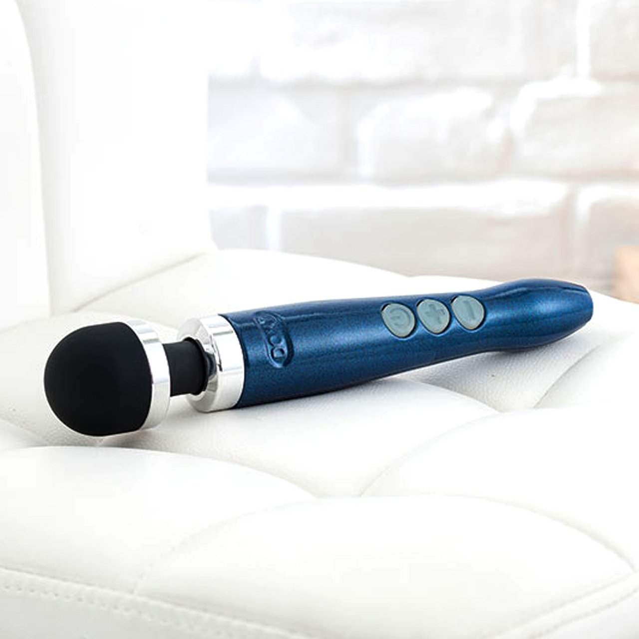Doxy Die Cast 3R Blue Flame Rechargeable Vibrating Wand Massager with Screw-On Head
