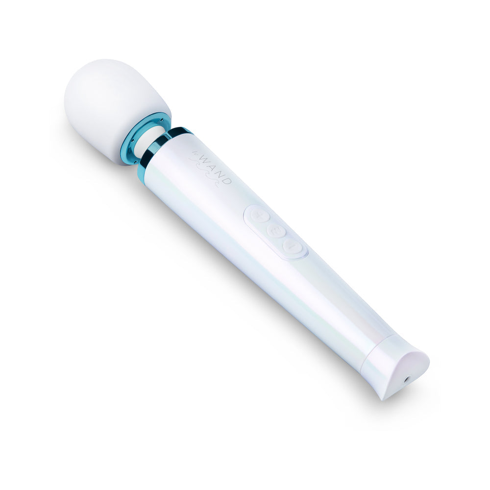 Le Wand Dive Submersible Vibrating Massager Seashell showcasing its sleek design and waterproof features.
