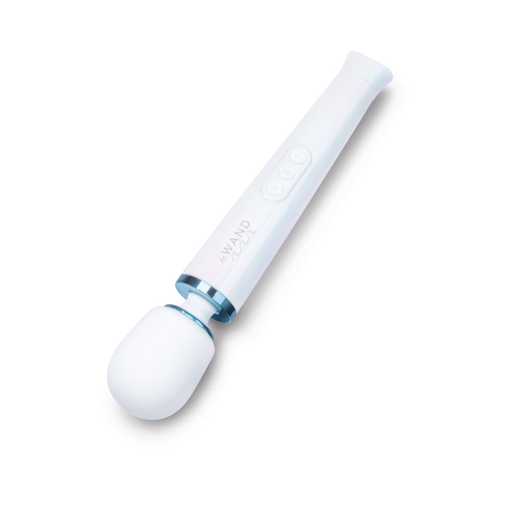 Le Wand Dive Submersible Vibrating Massager Seashell with sleek design for water play and powerful vibrations.